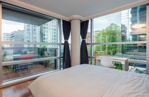 Downtown Vancouver Condo | Sunny Downtown Treehouse, Stroll to English Bay