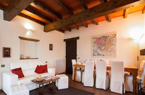 Tabiano Castello House | Sunny holiday home with swimming pool