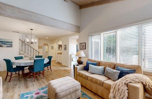 East Beach House | Sunny's Santa Barbara Beach House
