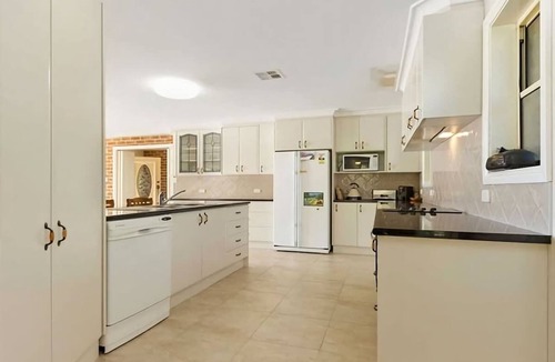 Mossy Point House | Sunrise Road Everything at your fingertips