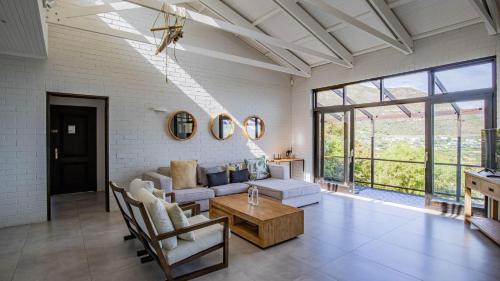 Scott Estate House | Sunset Bay Stay