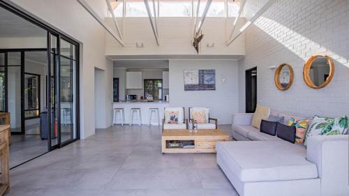Scott Estate House | Sunset Bay Stay