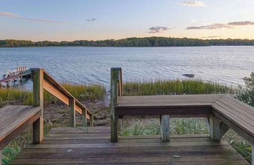 Southold House | Sunset Cottage - Waterfront Beach House on Shelter Bay with Private Dock