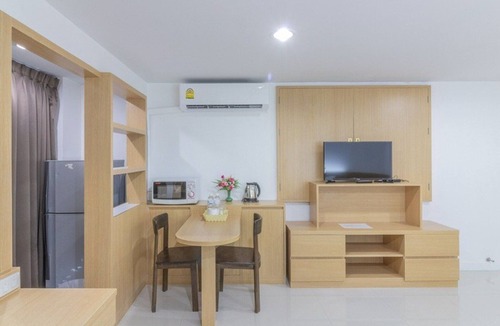 Ratchadaphisek House | Superior Double Getaway | Free Parking & Perks