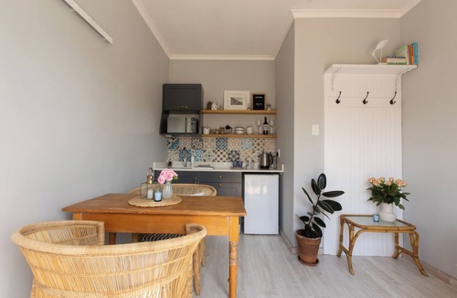 Kommetjie Apartment | SurfWay beach cottage - Your Cape beach getaway