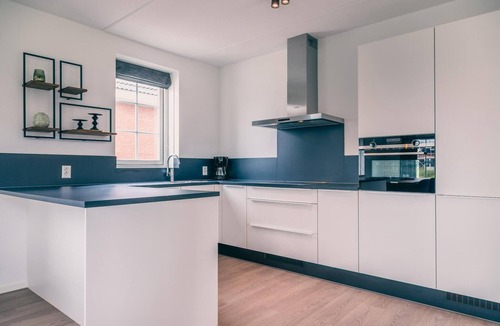 Medemblik Villa | Sustainable water villa with dishwasher, by a lake