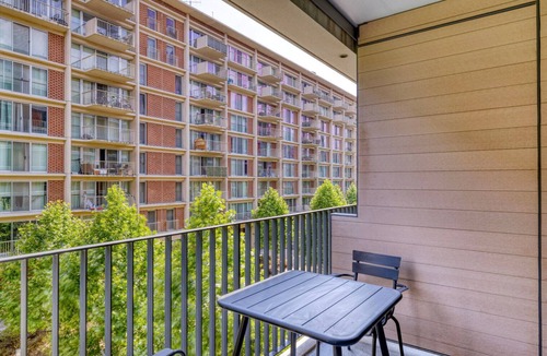 Capitol Hill Apartment | Sweet SW Waterfront 1BR w/Gym & Roof Pool, nr Train, by Blueground