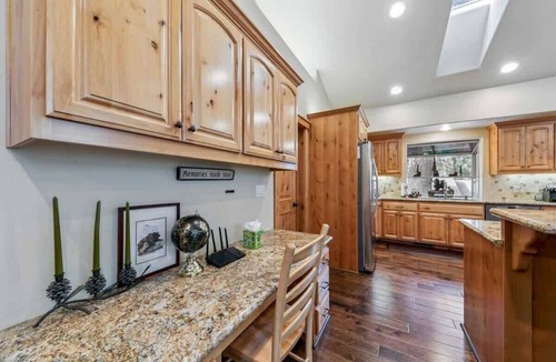 South Lake Tahoe House | Tahoe Trailside Lodge: Hot Tub, A/C, Walk-to-Trail