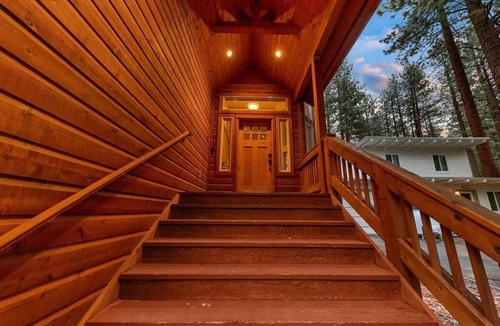 South Lake Tahoe House | Tahoe Trailside Lodge: Hot Tub, A/C, Walk-to-Trail