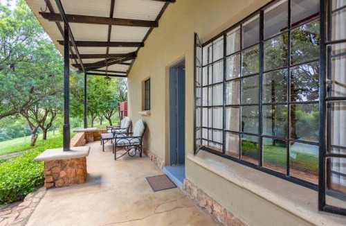 Madeteleli House | Teak Place Guest Rooms