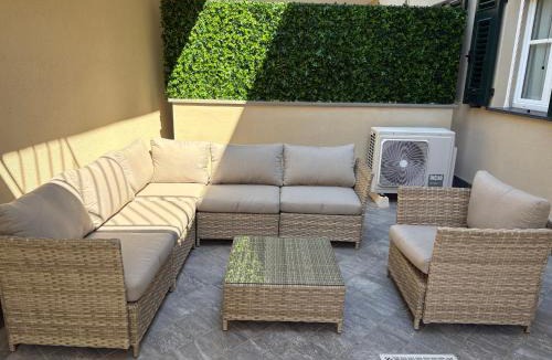 Levanto Apartment | TEATRINO, a 300 m dal mare con giardino in centro, LEVANTO 5 TERRE