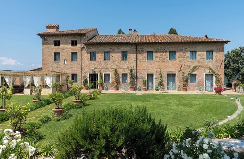 Palaia Villa | Tenuta Aquadivina Luxury Mansion in Tuscany