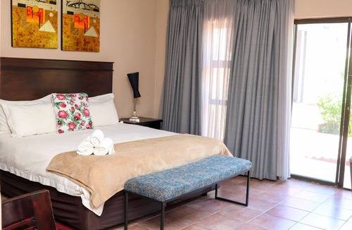 Rustenburg House | Thaba Legae Guest Lodge