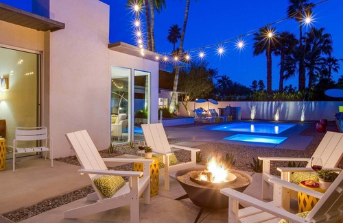 Racquet Club Estates House | The Arrow – Swanky Mid-Mod Escape with large Pool!