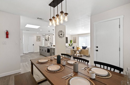 Ventura House | The Beachsides Bliss, BBQ, Arcade, Game Room, Fire Pit Patio, 5 Miles to Beaches
