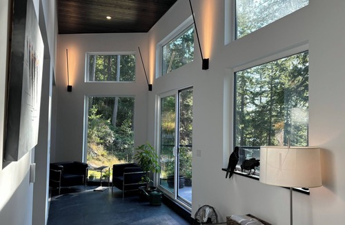 Bowen Island House | The Bluewater Retreat on Bowen Island with private beach access and ocean views