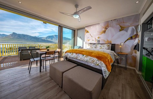 Pringle Bay Cabin | The Butterfly Villa - Both Suites Together