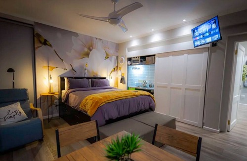 Pringle Bay Cabin | The Butterfly Villa - Both Suites Together