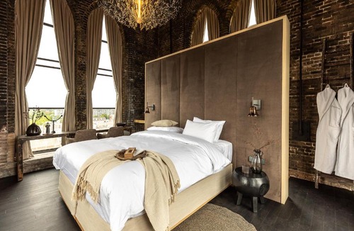 Weesp Hotel | The Clock Tower