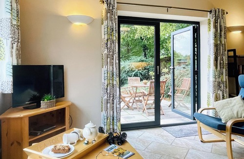 Kenilworth Cottage | The Coach House - UKC4700