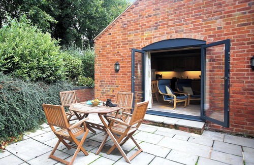 Kenilworth Cottage | The Coach House - UKC4700