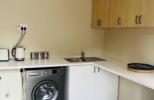 Constantia Kloof Apartment | The Corner Nest at Constantia Kloof with backup Wi-Fi