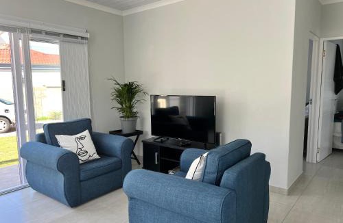 Port Owen House | The Cottage on Lolan