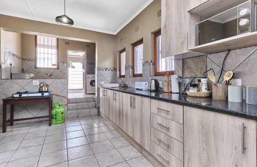 Greater Johannesburg Metropolitan Area Apartment | The Cozy Three Bedroom Home with back up water