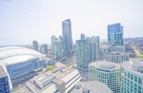 Toronto Entertainment District Apartment | The Diamond 3BD 2BA Luxury Stay CN Tower, MTCC Steps Away