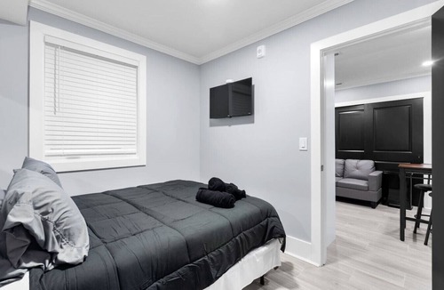 Kingman Park Hotel | The District Den+NewBuild Unit+1Bed+1Bath+Parking