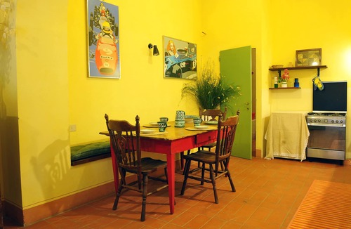 Londa House | The Farmhouse of Caiano between nature, culture and swimming pool