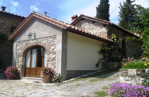 Vaiano Villa | The Farmhouse of Villa Migliorati