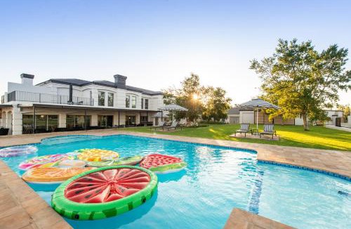 Potchefstroom Hotel | The Feather Hill Boutique Hotel