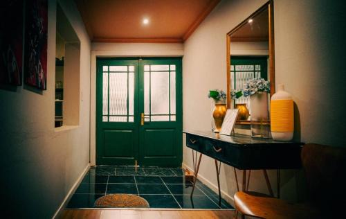 Greater Johannesburg Metropolitan Area Apartment | The GreenDoor Cottage with back up water