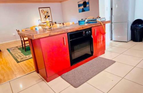 Greater Johannesburg Metropolitan Area Apartment | The GreenDoor Cottage with back up water