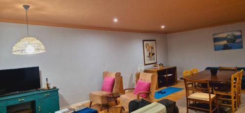 Greater Johannesburg Metropolitan Area Apartment | The GreenDoor Cottage with back up water