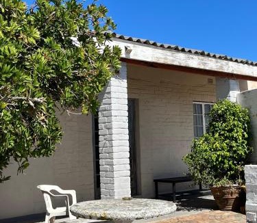 Elgin Hotel | The Hangklip Hotel