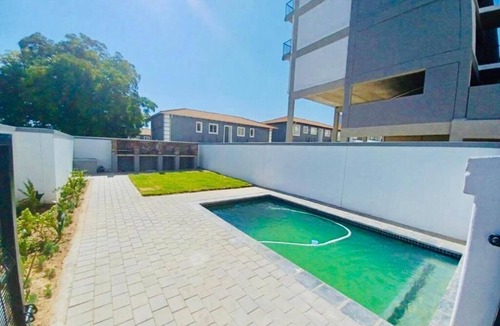 Greater Johannesburg Metropolitan Area Apartment | The Heart of Randburg: Modern, family friendly and be near popular attractions