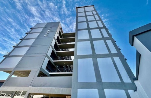 Greater Johannesburg Metropolitan Area Apartment | The Heart of Randburg: Modern, family friendly and be near popular attractions