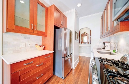 Cherry Condo | The Home Collection: Myers Park 2BR w/Screened Porch