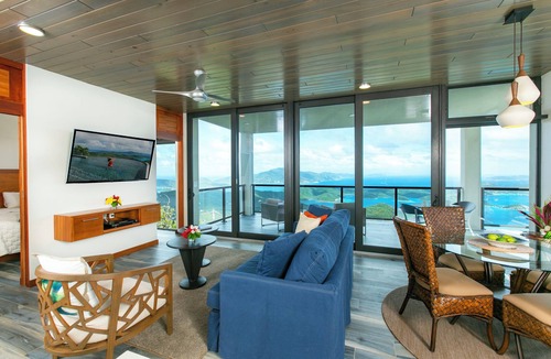 Reef Bay Villa | The Honeymoon Suite with Private Hot Tub