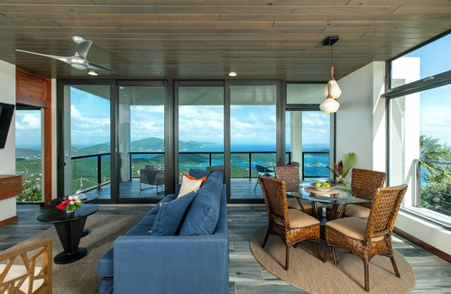 Reef Bay Villa | The Honeymoon Suite with Private Hot Tub