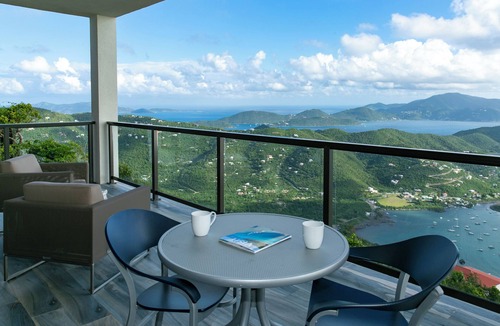 Reef Bay Villa | The Honeymoon Suite with Private Hot Tub