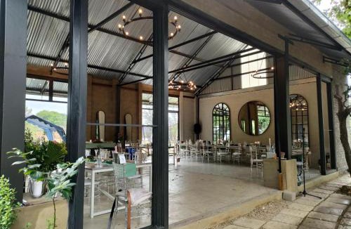 Lanseria Apartment | The House On The Hill