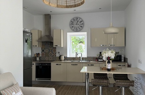 Loule House | The Little Wine House - Maison & Jardin Privés au Calme Proche Albufeira