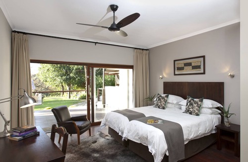 Stellenbosch House | The Lodge L'Avenir
