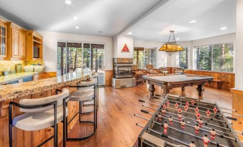 North Upper Truckee House | The Lodge on Oaxaco - Epic Man Cave with Billiard Room