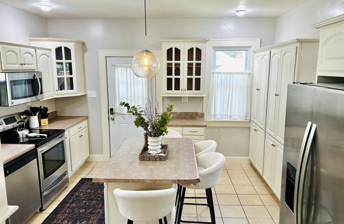 Springfield House | The Mac House - Sleeps 10