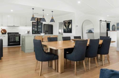 Milton House | The Milton Haven - Pet Friendly & Heated Pool