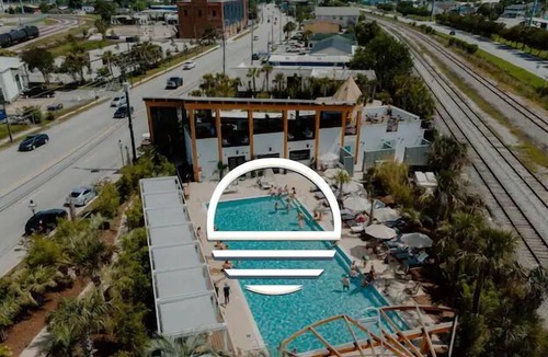 Westside Apartment | The Mirage by StayDuvet | 5 Minutes to King Street